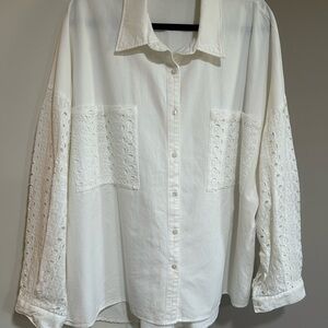 Oil & Hali Eyelet Blouse SZ L